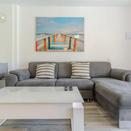 Apartment Colinablanca Sunset View By Paramount Holidays